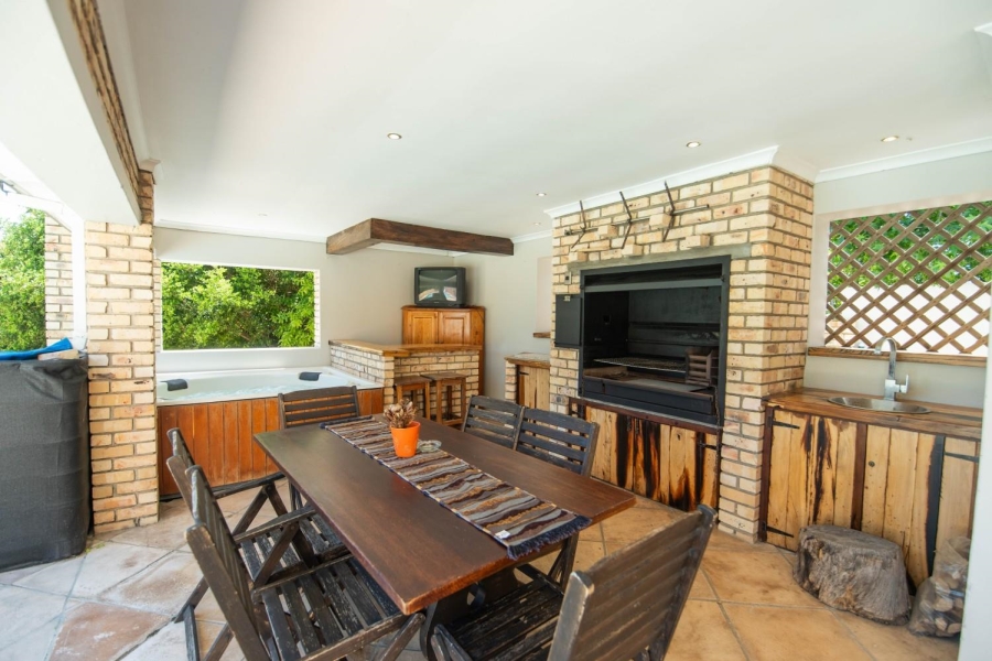 6 Bedroom Property for Sale in Walmer Heights Eastern Cape